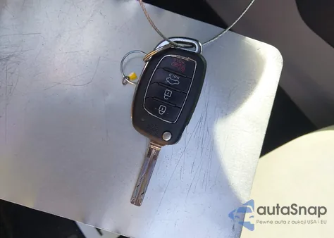 2018 Hyundai Sonata Se z USA, uszkodzony, nr VIN 5NPE24AF7JH665136